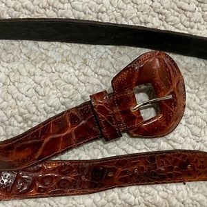 Vintage Women’s Alligator Grain Brown Leather Belt